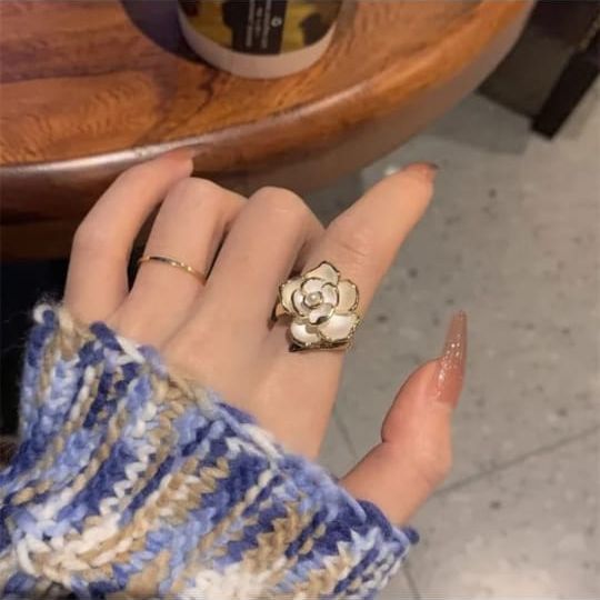 Premium Flower Shape Ring