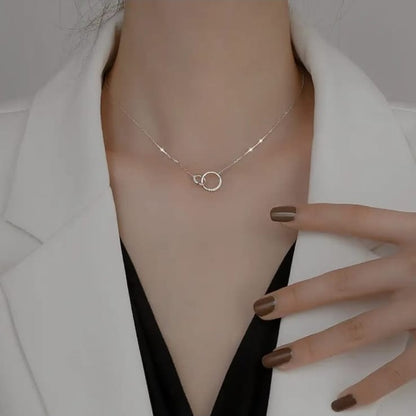 Intertwined circle pendant