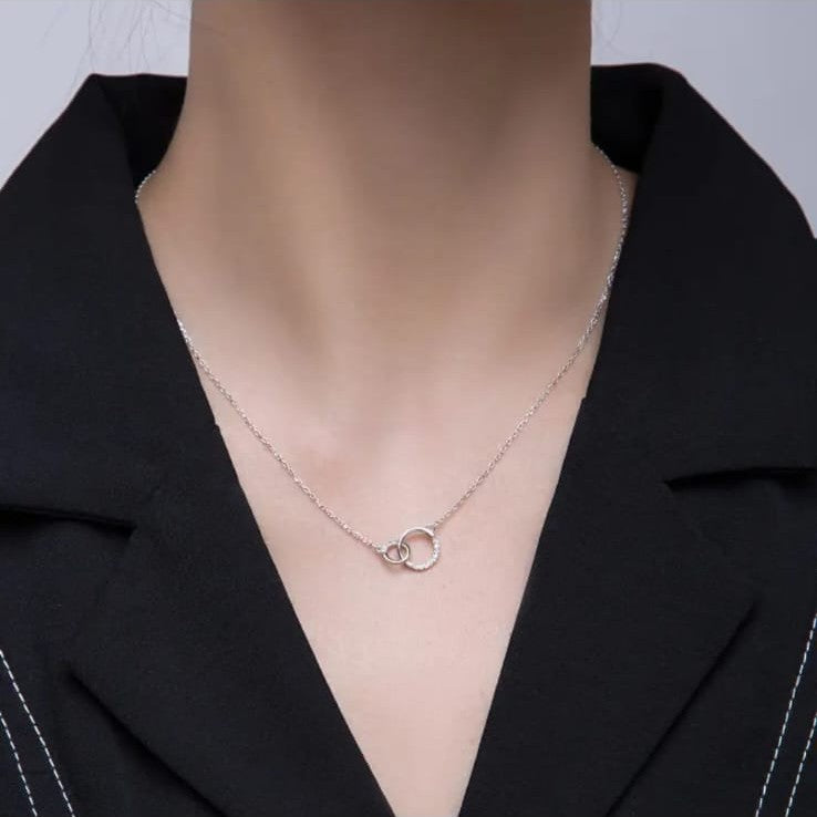 Intertwined circle pendant