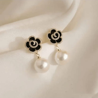 Black Flower Shape Korean Pearl Earring